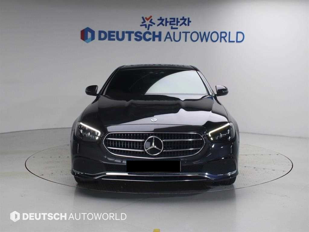 Mercedes-Benz E-Class — photo 03
