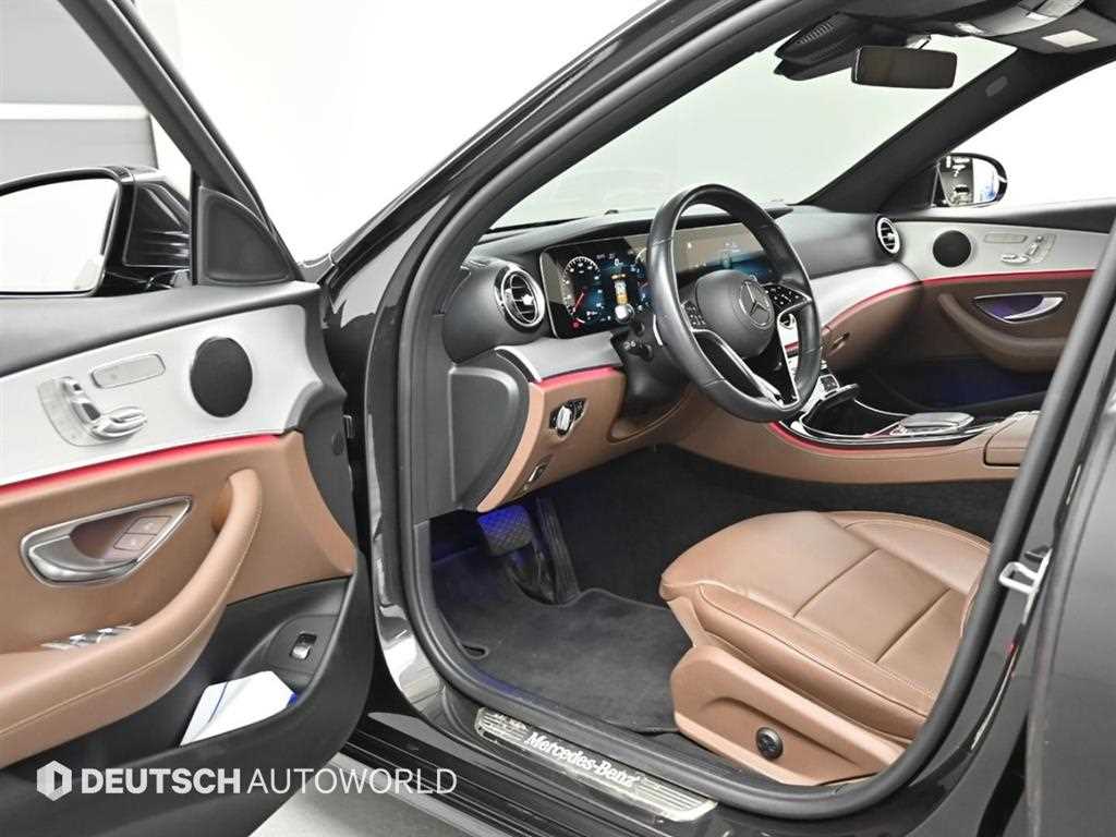 Mercedes-Benz E-Class — photo 11