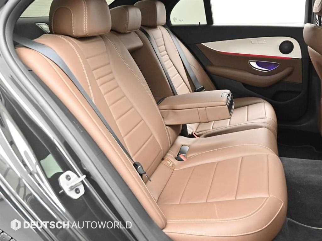 Mercedes-Benz E-Class — photo 12