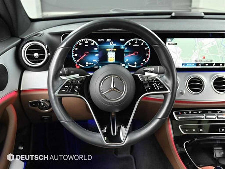 Mercedes-Benz E-Class — photo 13