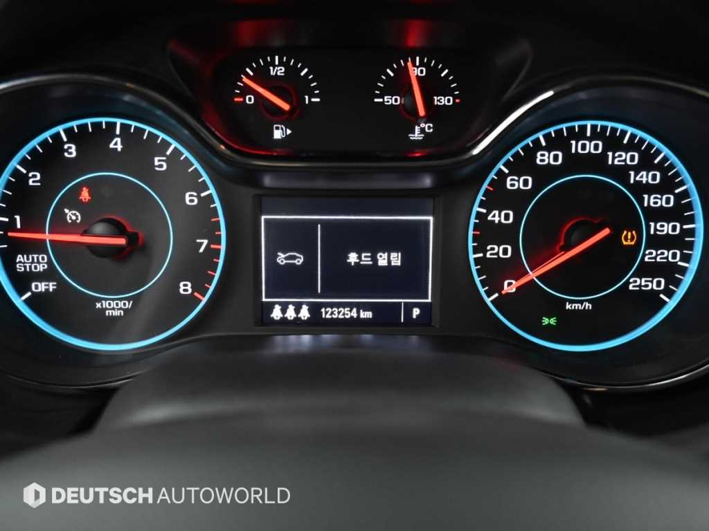 CHEVROLET Cruze — photo 08
