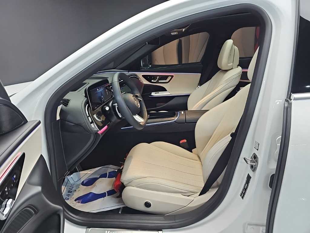 Mercedes-Benz E-Class — photo 11