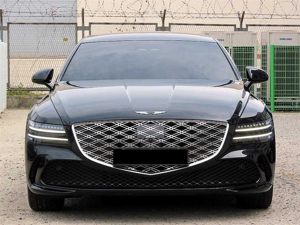 Genesis G80 — photo 01