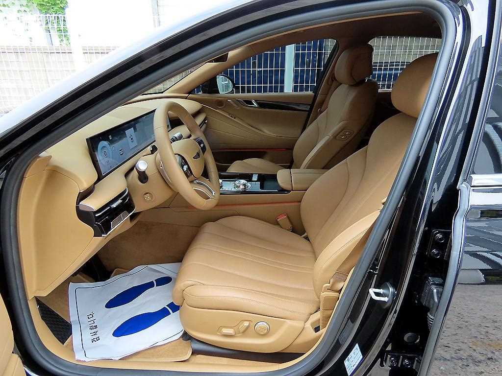 Genesis G80 — photo 05
