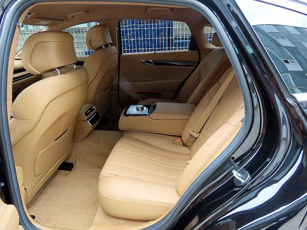 Genesis G80 — photo 06