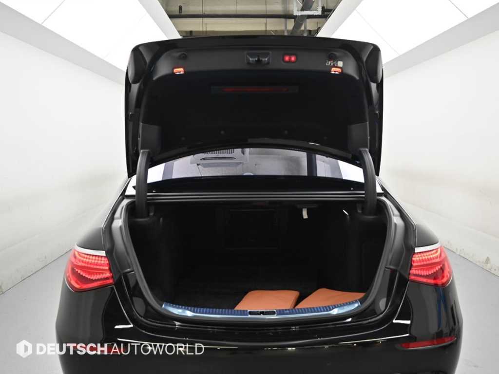 Mercedes-Benz S-Class — photo 19