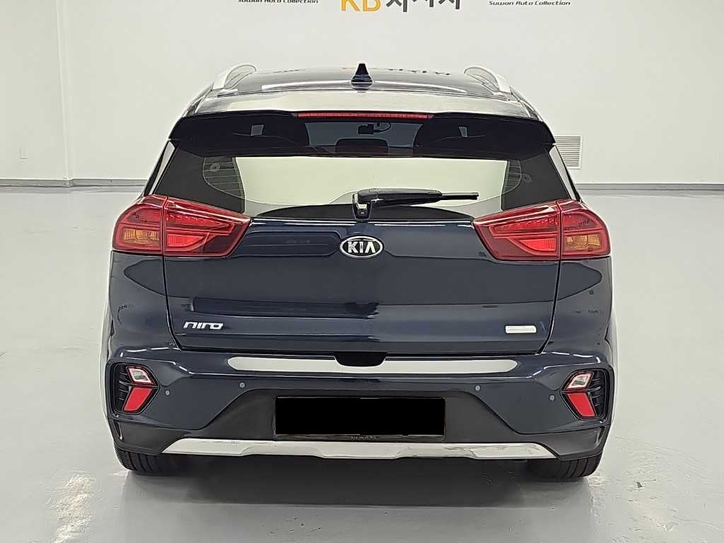 Kia Niro — photo 03