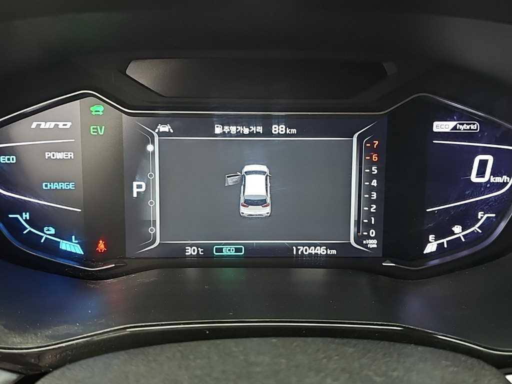 Kia Niro — photo 06