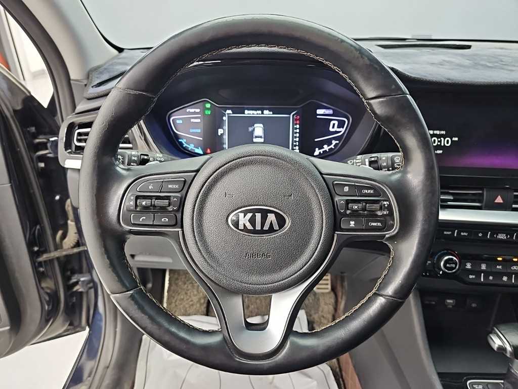 Kia Niro — photo 09