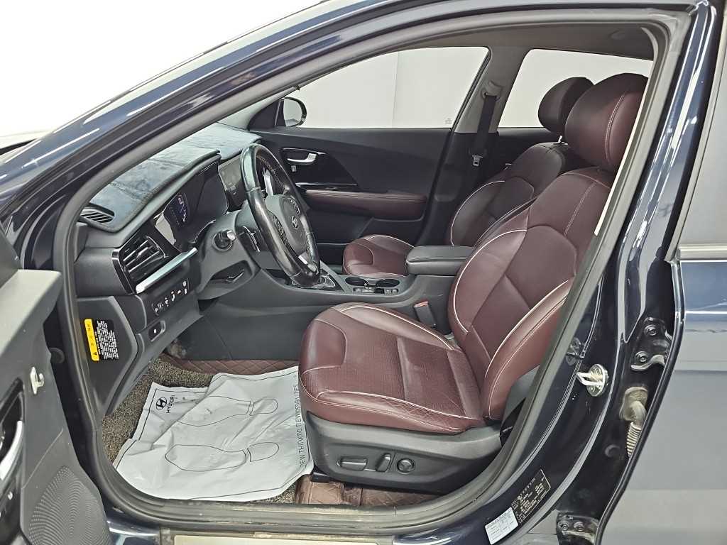 Kia Niro — photo 11