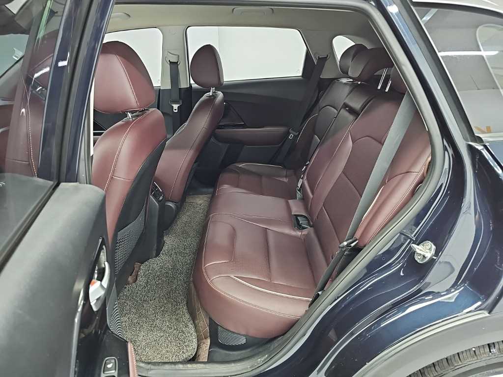 Kia Niro — photo 12