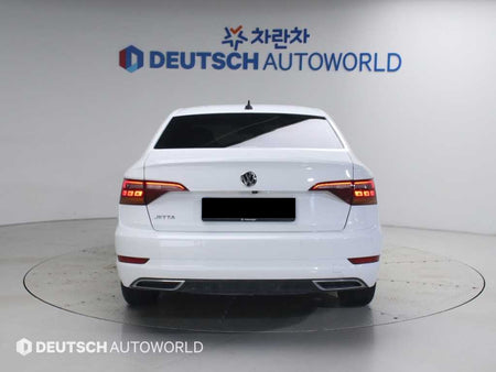 Volkswagen Jetta — photo 04
