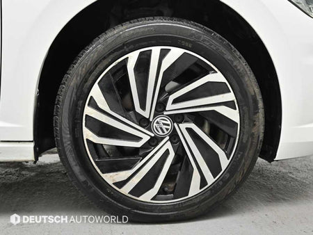 Volkswagen Jetta — photo 05