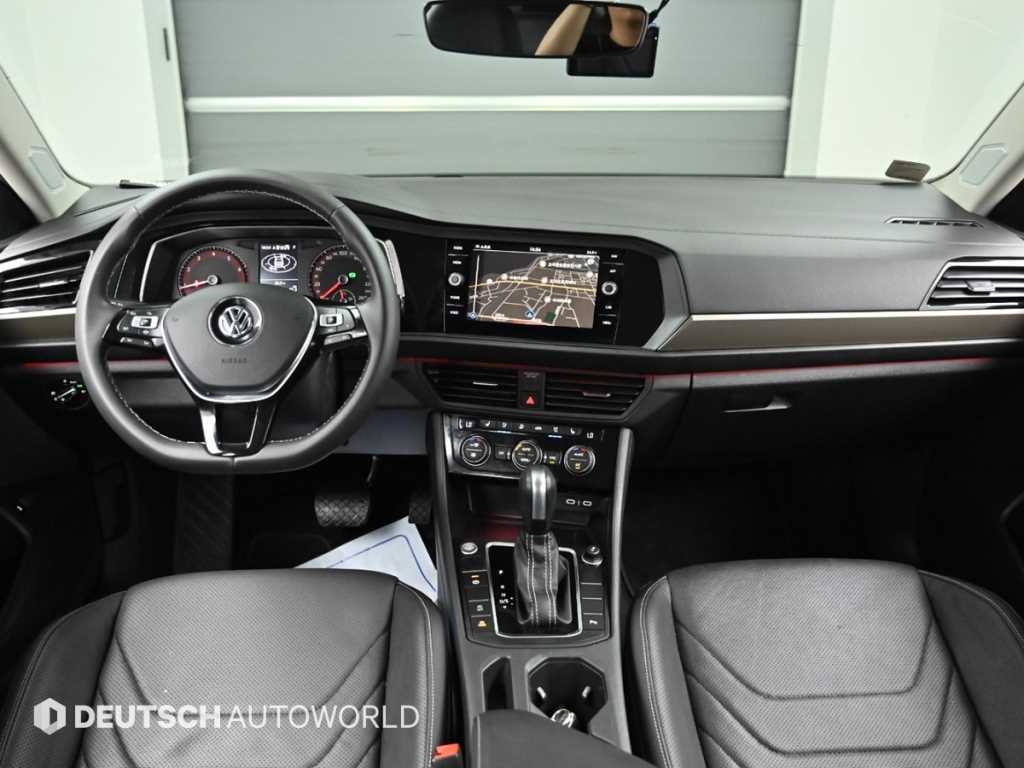 Volkswagen Jetta — photo 07