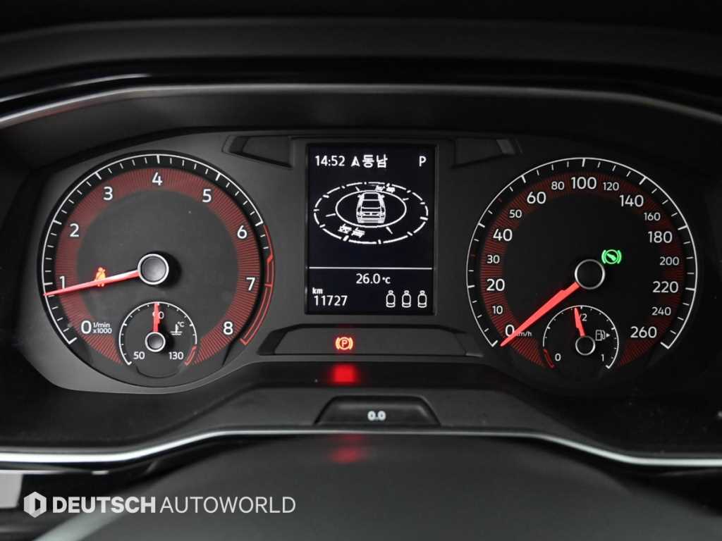 Volkswagen Jetta — photo 08