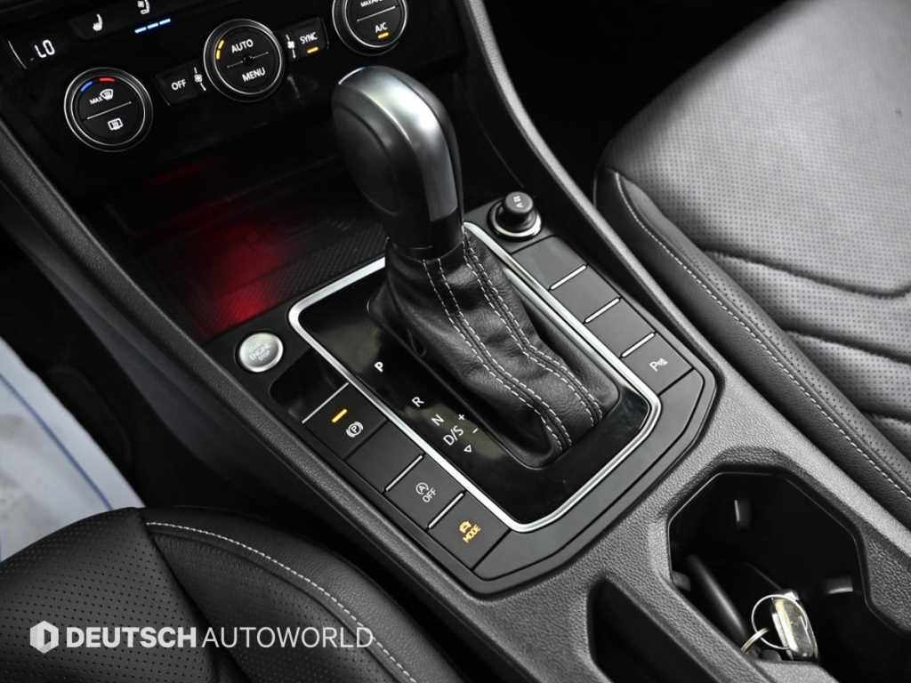 Volkswagen Jetta — photo 09
