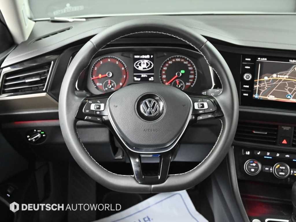 Volkswagen Jetta — photo 13
