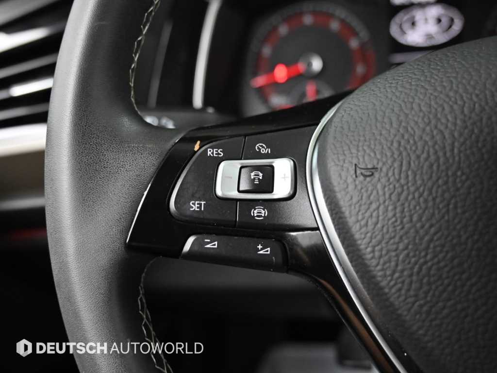 Volkswagen Jetta — photo 16