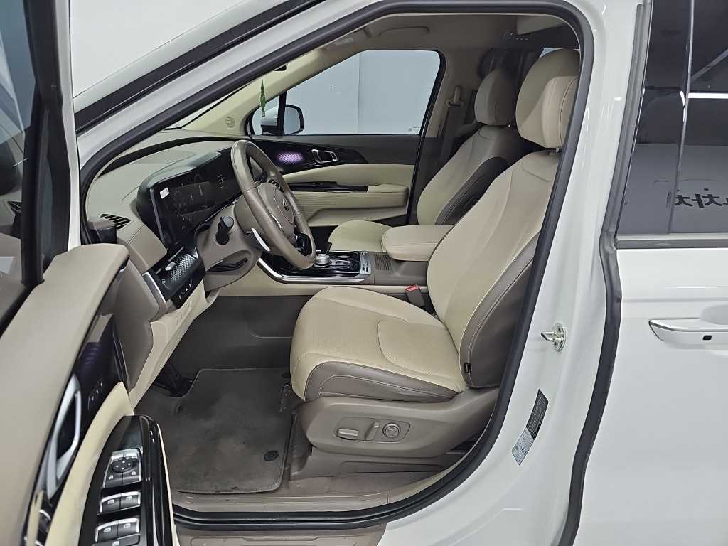 Kia Carnival — photo 11