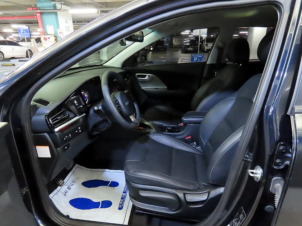 Kia Niro — photo 06
