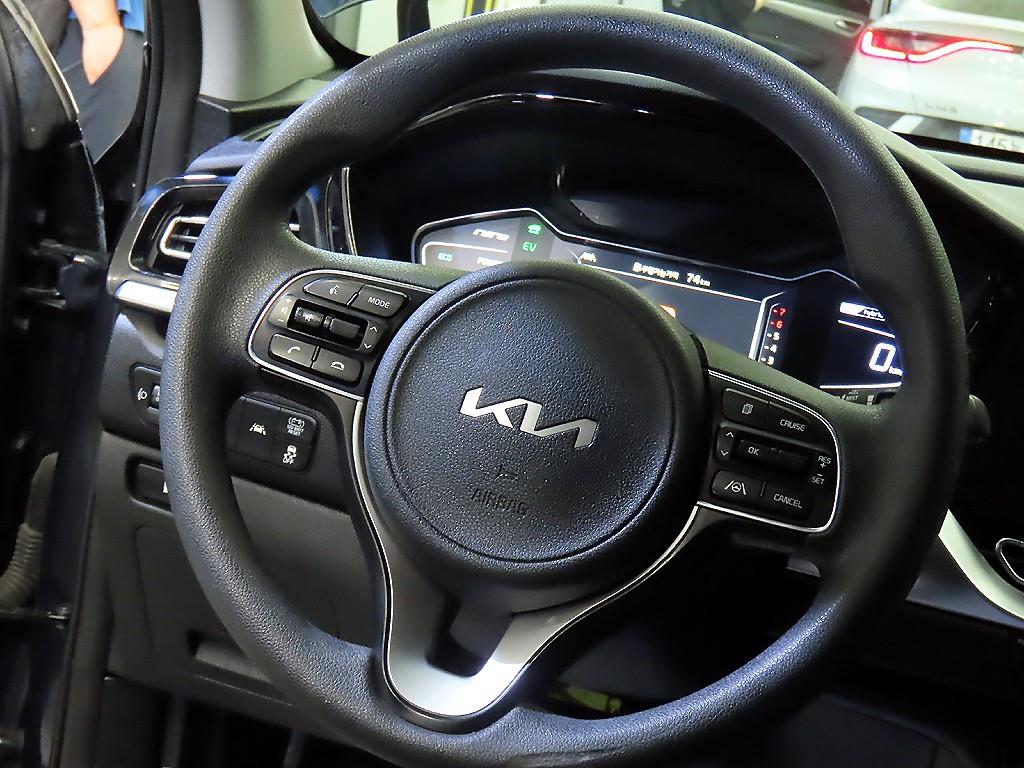 Kia Niro — photo 08