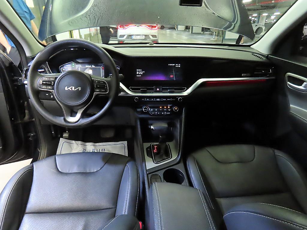 Kia Niro — photo 10