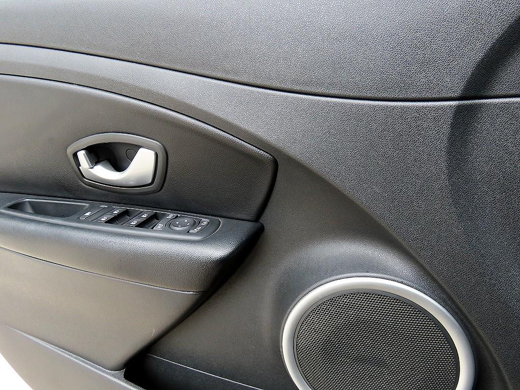 RENAULT SM3 — photo 11