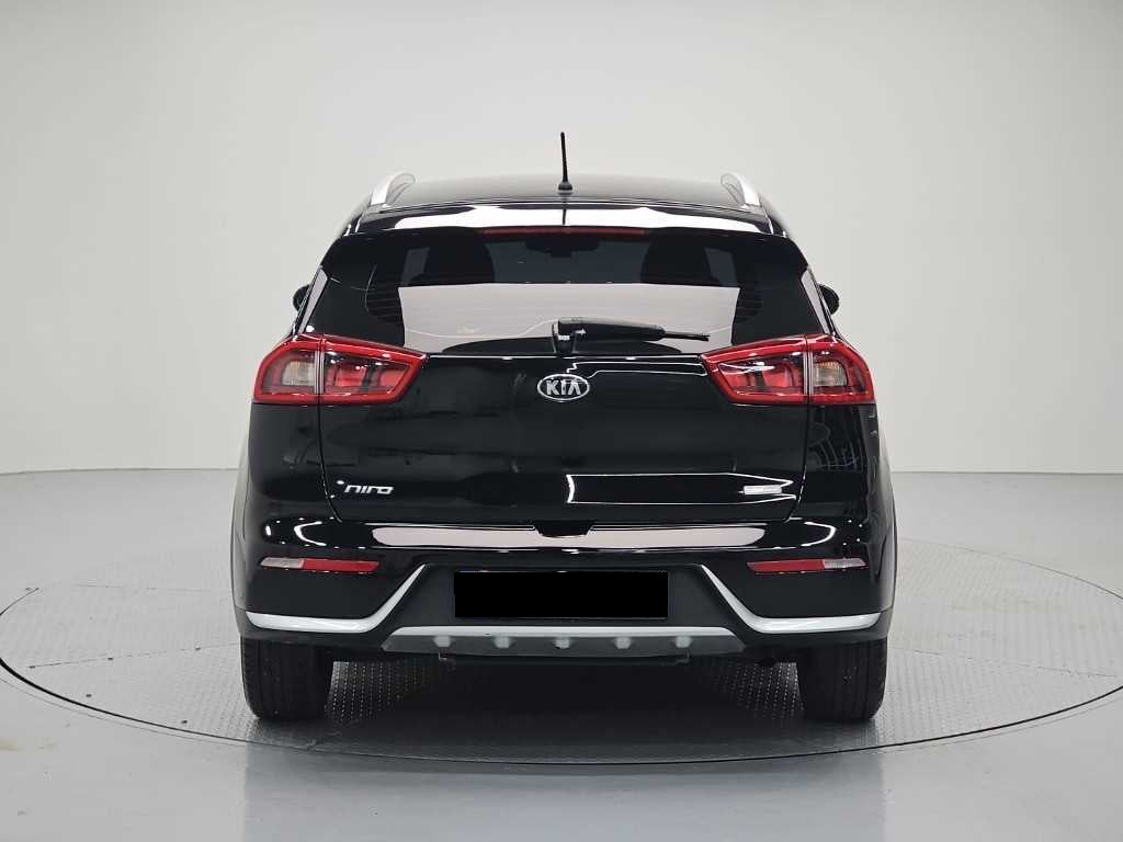 Kia Niro — photo 03