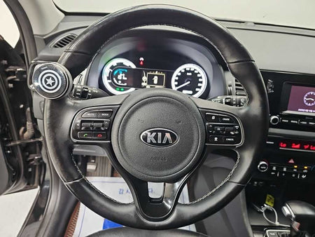 Kia Niro — photo 09