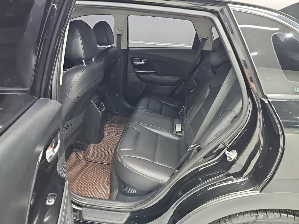 Kia Niro — photo 12