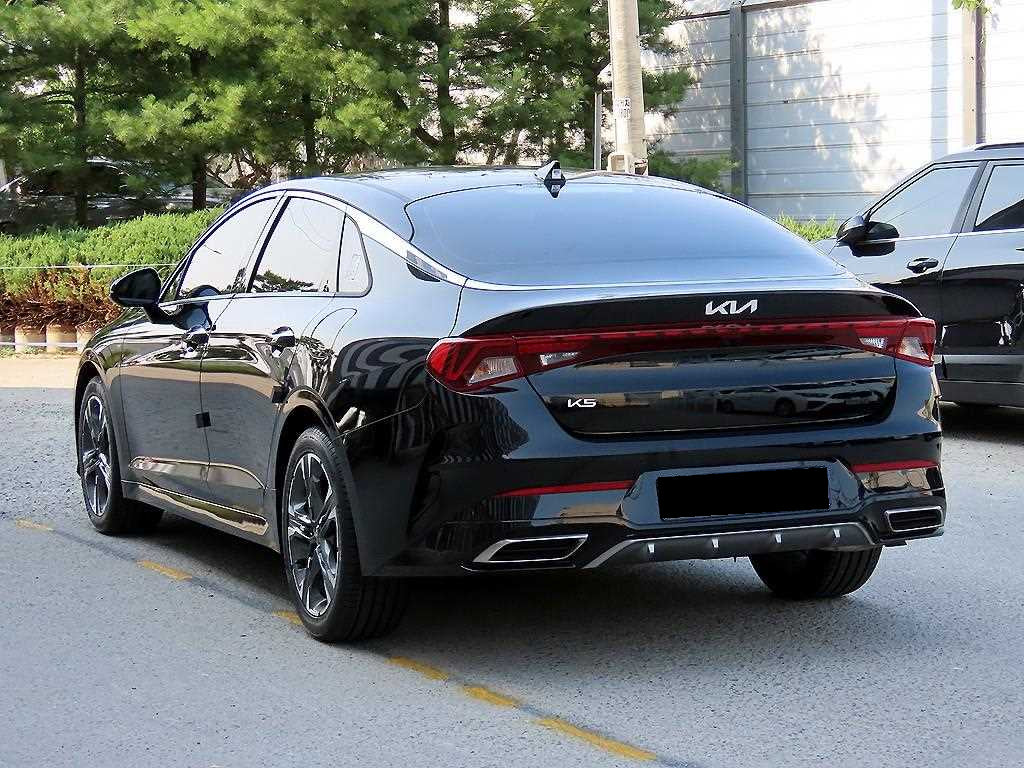 Kia K5 — photo 03