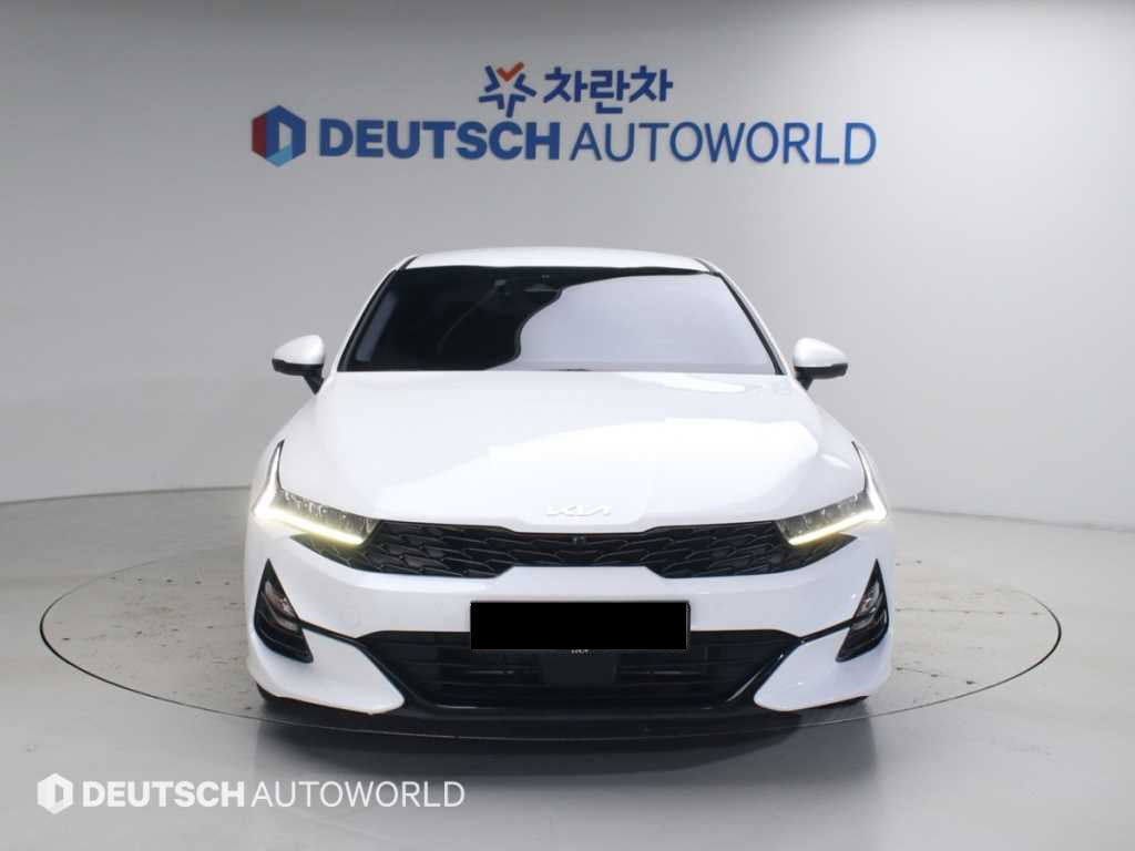 Kia K5 — photo 03
