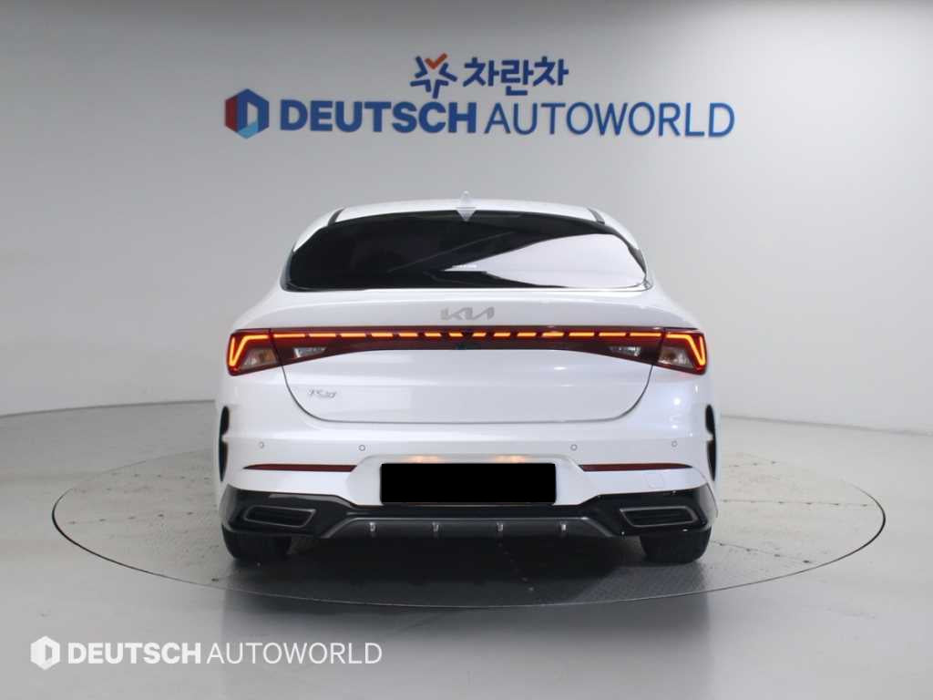 Kia K5 — photo 04