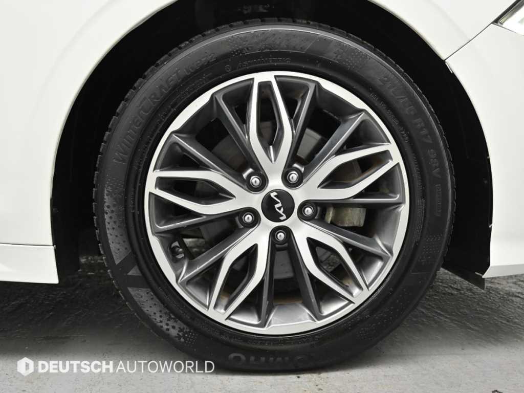 Kia K5 — photo 05
