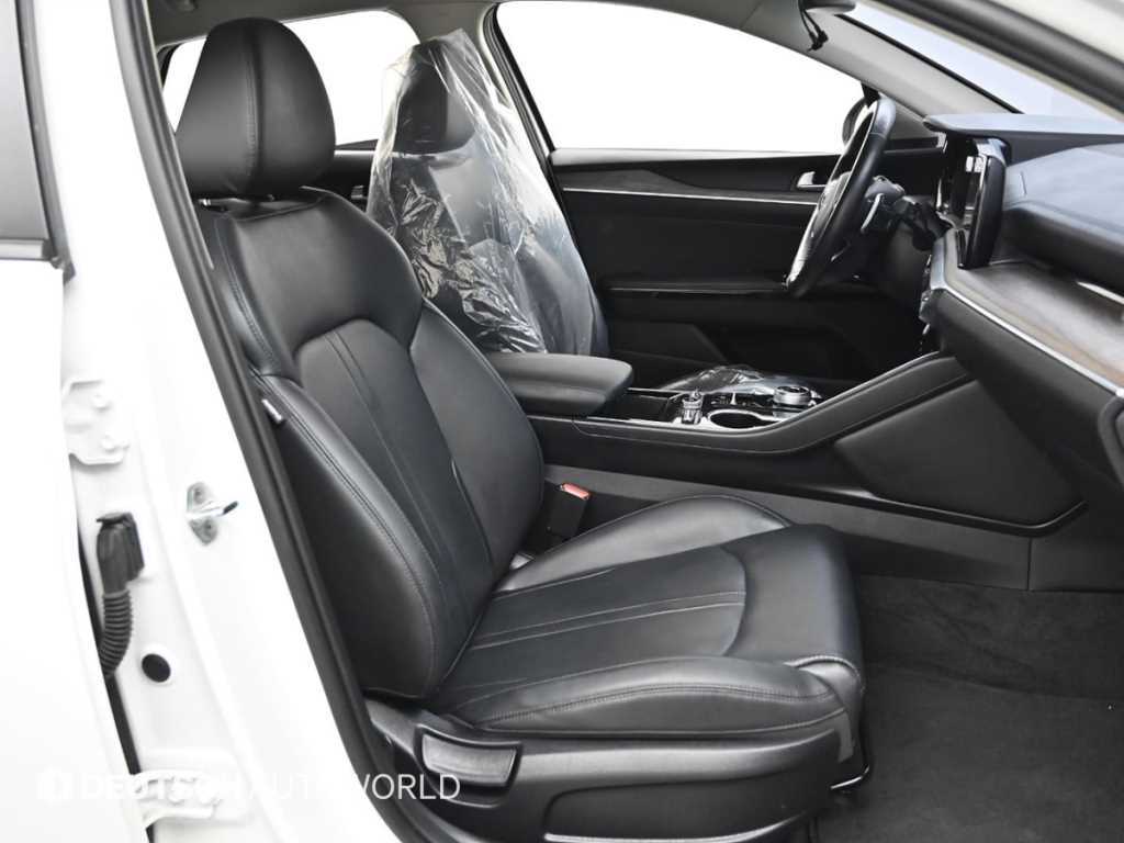 Kia K5 — photo 10