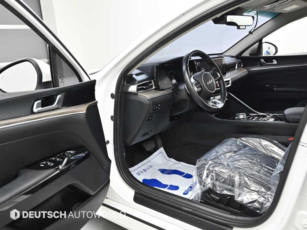 Kia K5 — photo 11