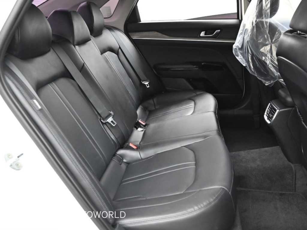 Kia K5 — photo 12