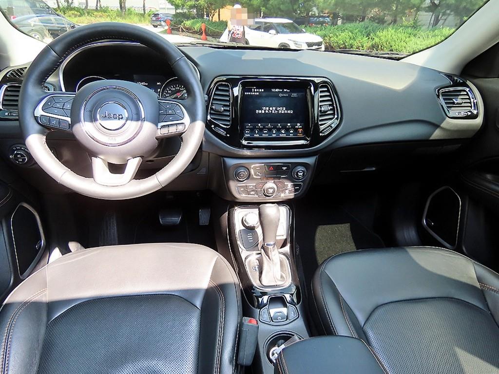 Jeep Compass — photo 07