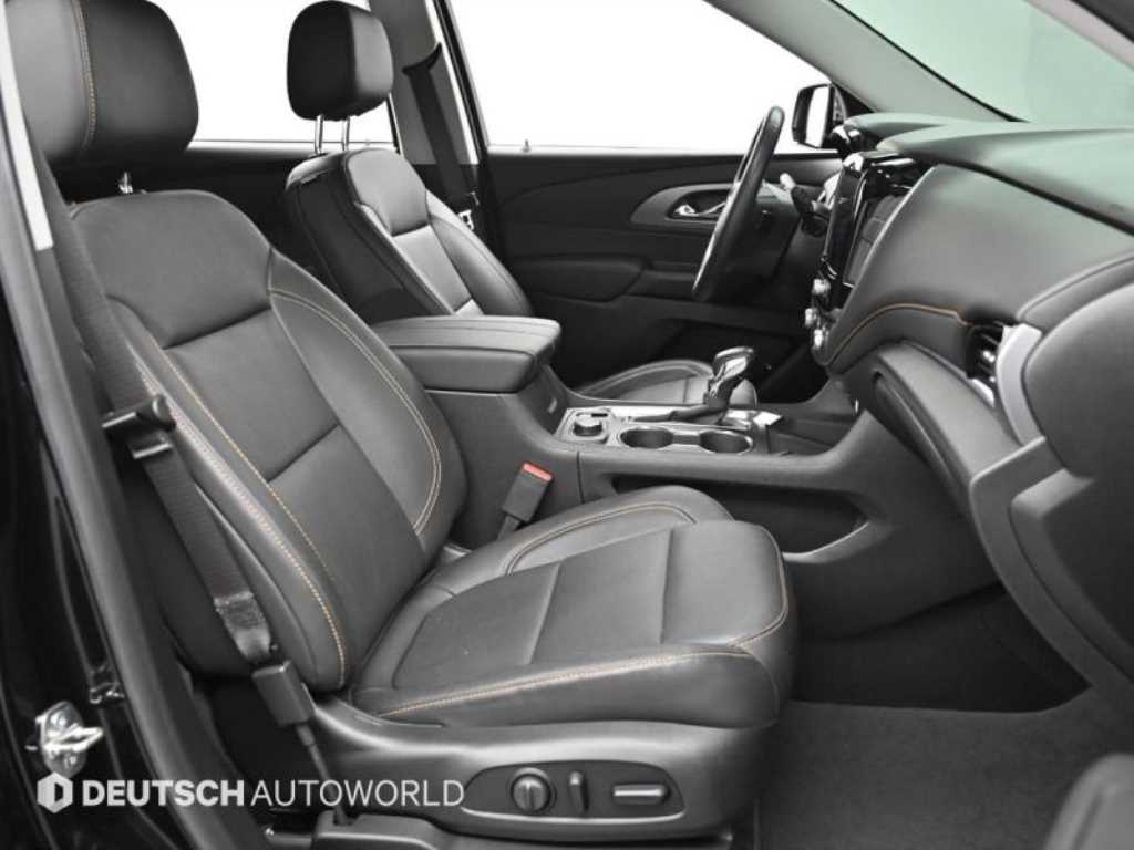 CHEVROLET Traverse — photo 10