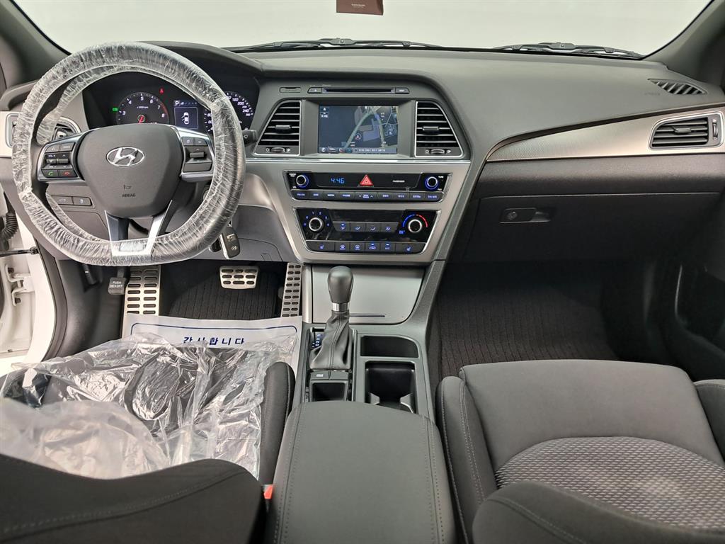 Hyundai Sonata — photo 06