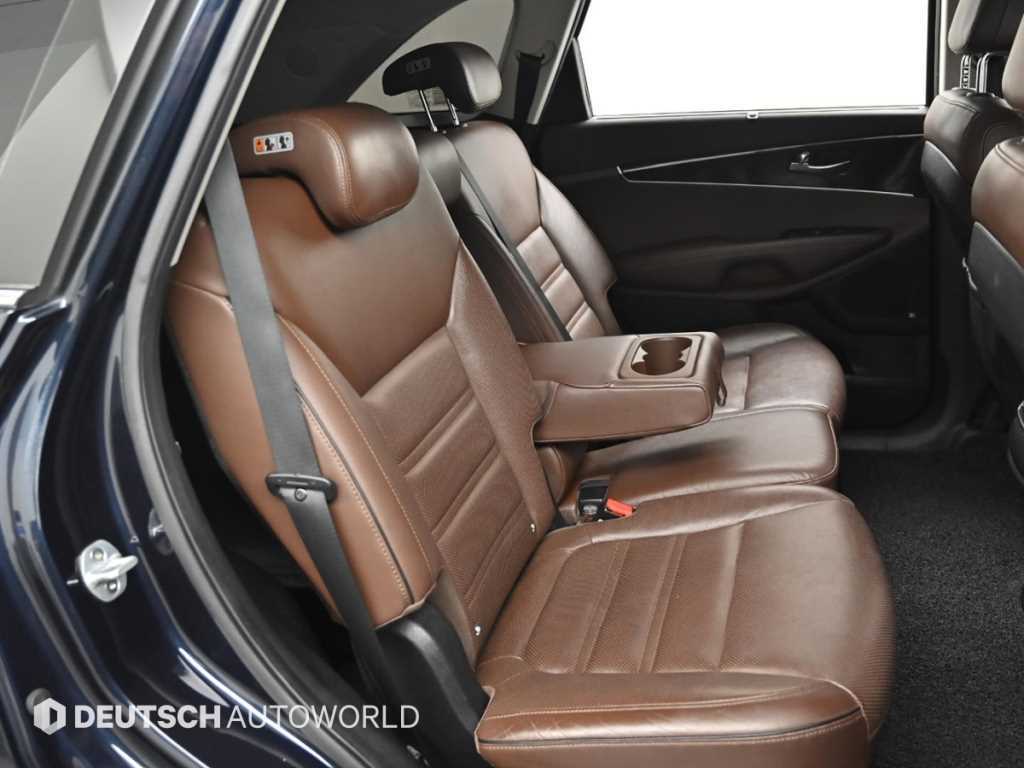 Kia Sorento — photo 12