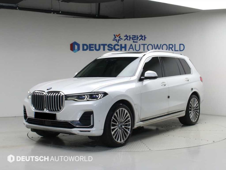 BMW X7 — photo 01