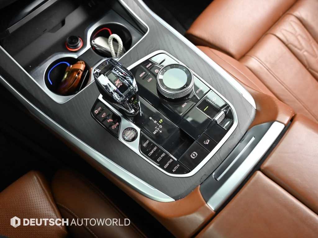 BMW X7 — photo 09