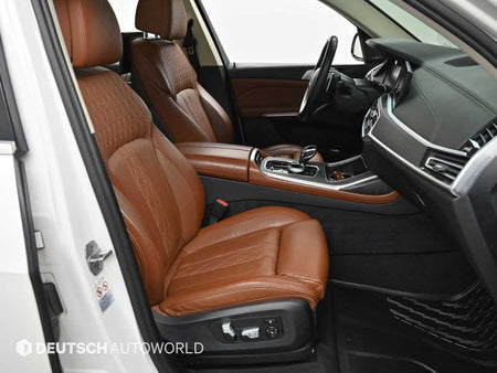 BMW X7 — photo 10