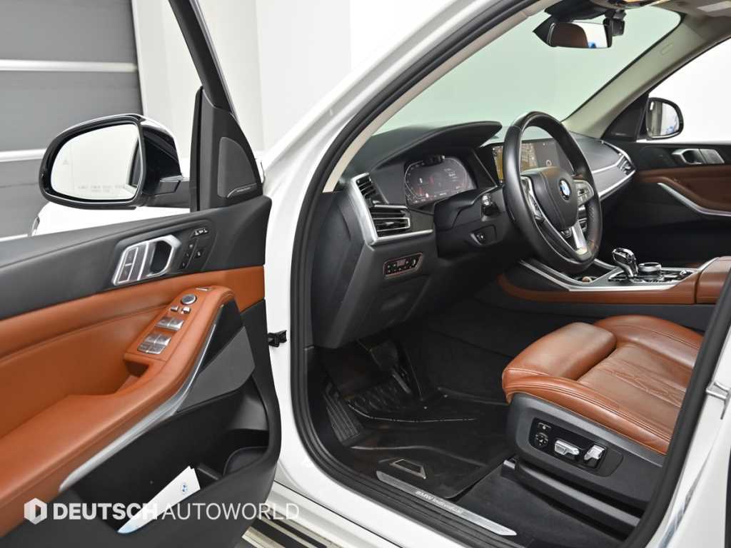 BMW X7 — photo 11