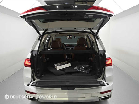 BMW X7 — photo 19