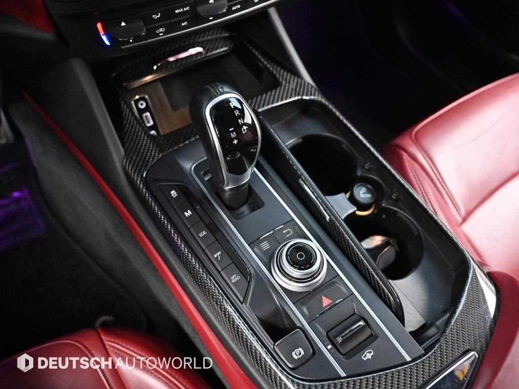 Maserati Levante — photo 09