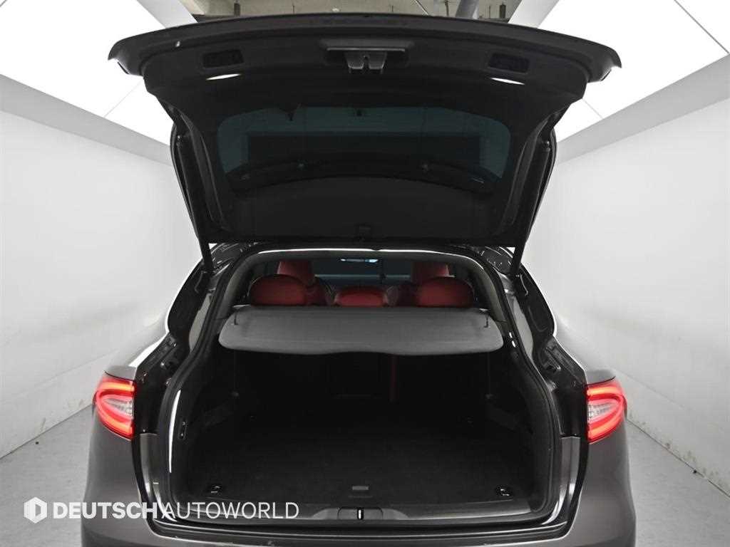 Maserati Levante — photo 19