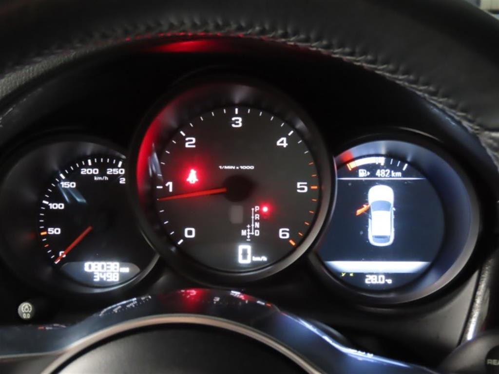 Porsche Macan — photo 05