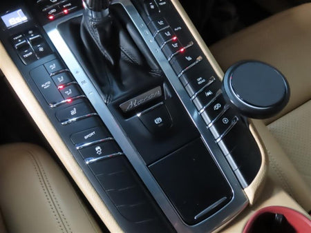Porsche Macan — photo 07
